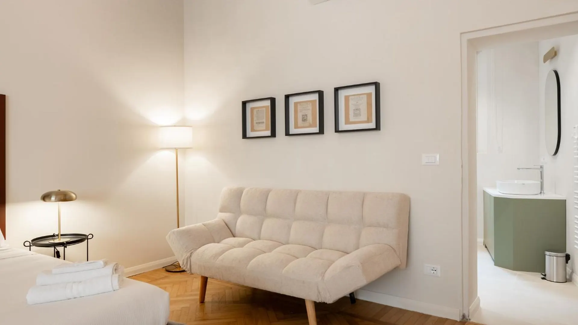 Azeglio Luxury Room Bologna 0*,